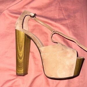 Rare Jessica Simpson Dany Heels Size 7. New Condition worn once for photo shoot.